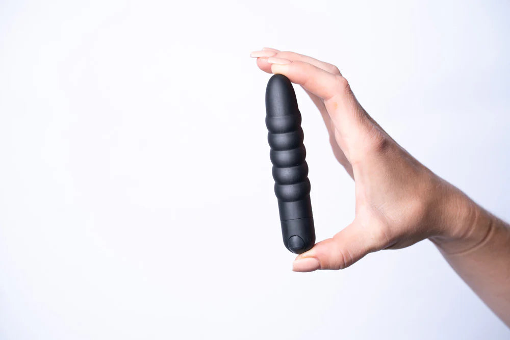 LOLA USB RECHARGABLE SILICONE 10-FUNCTION VIBRATING TWISTY BULLET BLACK